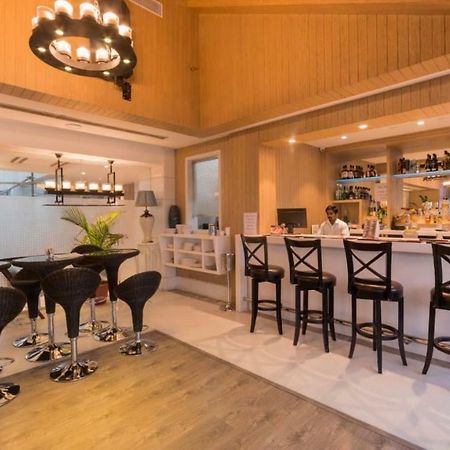 Costa Riviera Hotel Váránaszi Kültér fotó