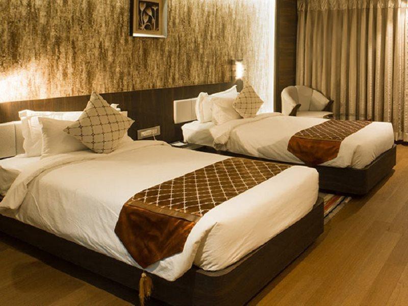 Costa Riviera Hotel Váránaszi Kültér fotó