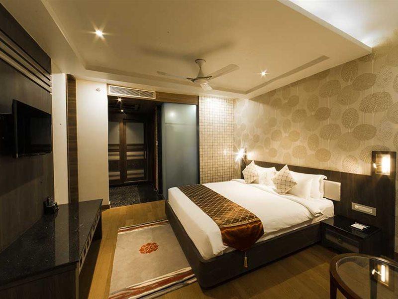 Costa Riviera Hotel Váránaszi Kültér fotó