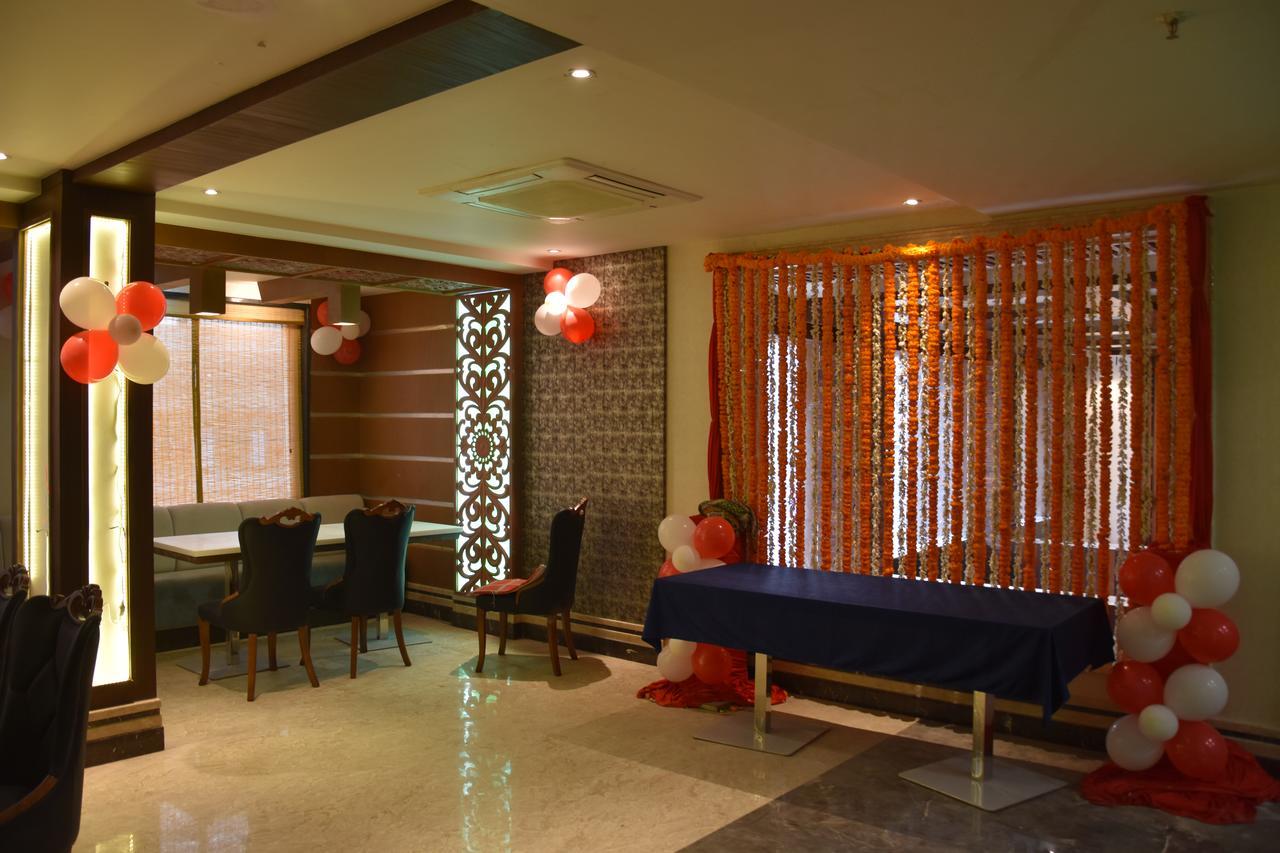 Costa Riviera Hotel Váránaszi Kültér fotó
