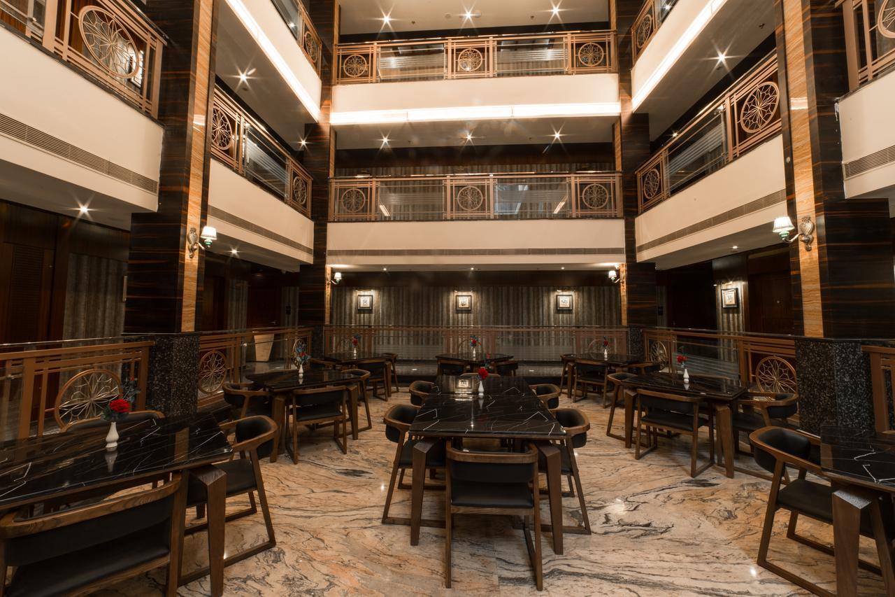 Costa Riviera Hotel Váránaszi Kültér fotó
