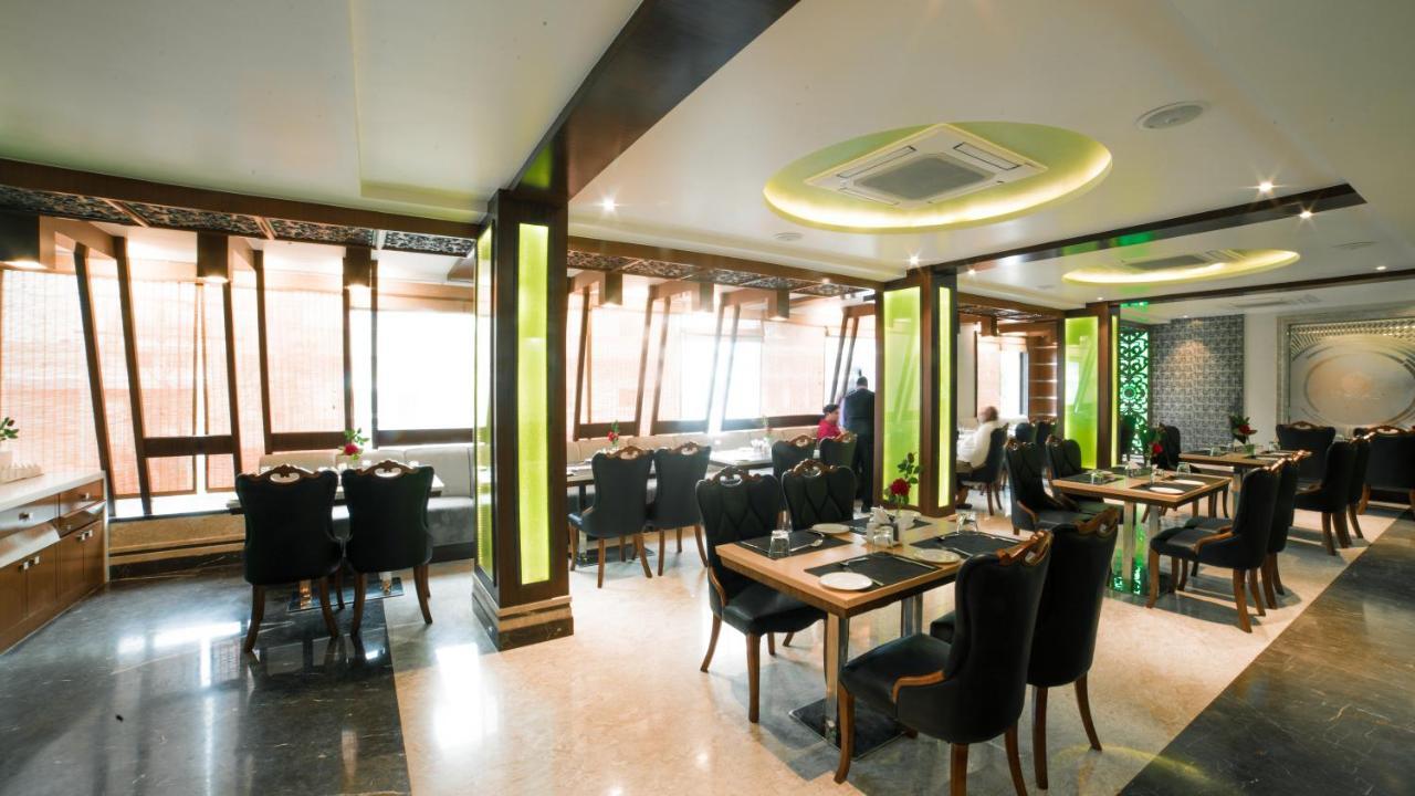 Costa Riviera Hotel Váránaszi Kültér fotó
